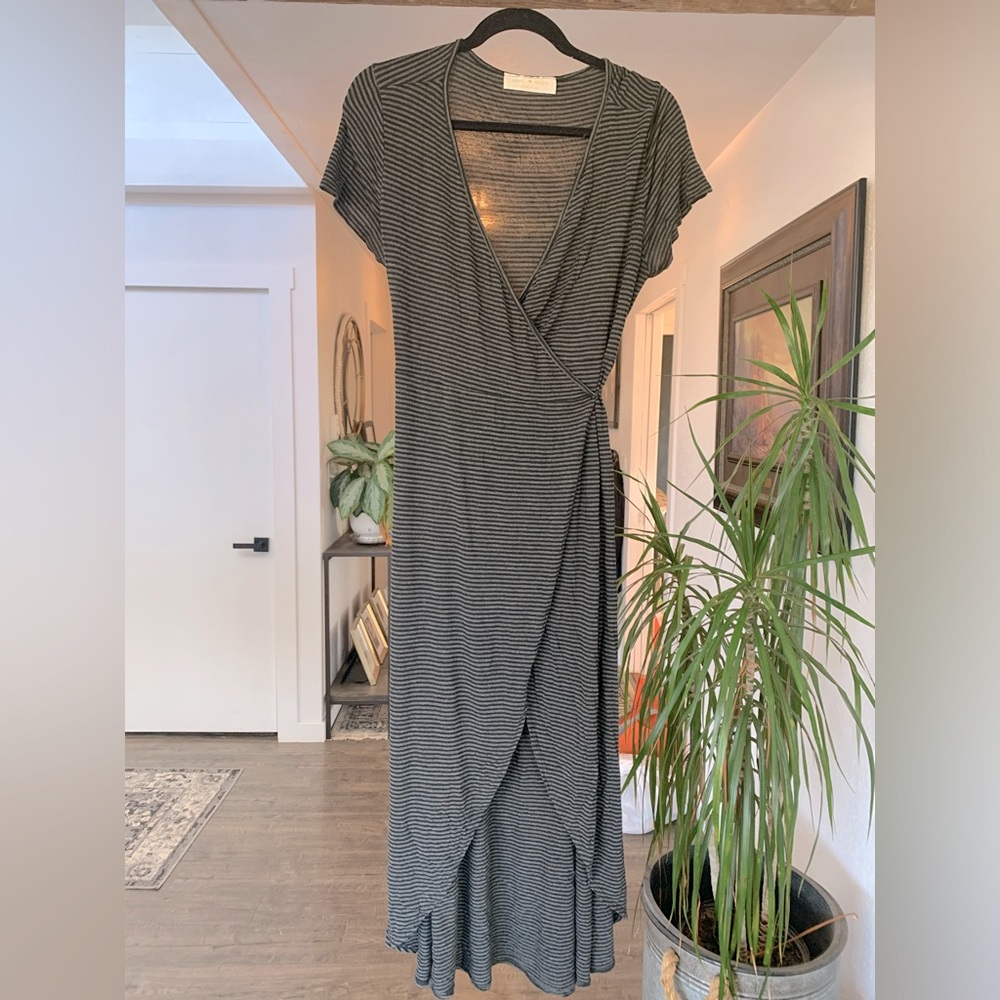 Love and Kuza Wrap Stripe Dress Size unknown (see pics) Women’s Black Gray Prelo